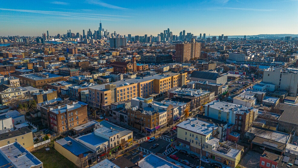 More Photos Of 910 SUMMIT Ave, Union City Office Residential For Sale