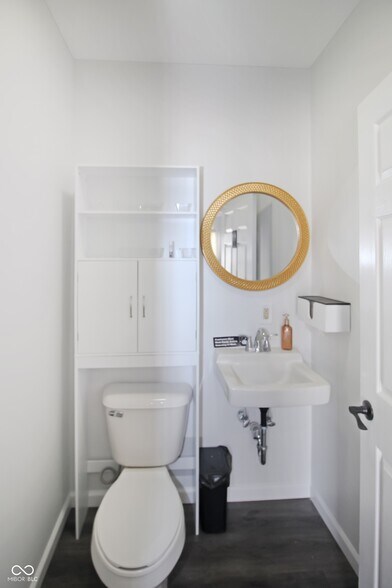 More Photos Of 257 E High St, Mooresville Self Storage For Sale