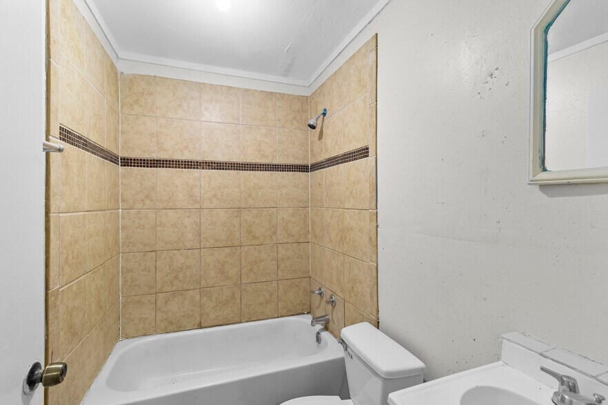 More Photos Of 31 Jackson Rd, Huntsville Apartments For Sale