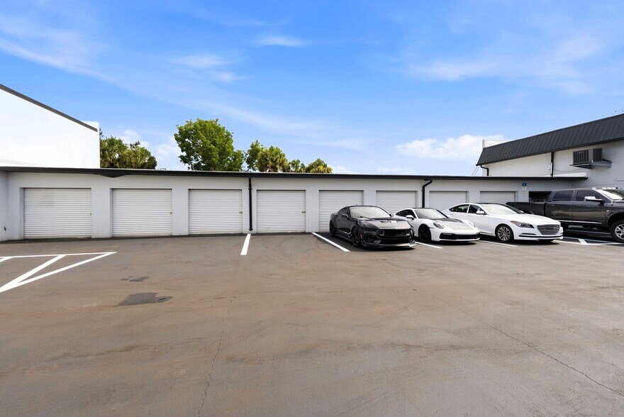 More Photos Of 12445 Collier Blvd, Naples Showroom For Sale