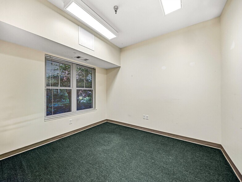 More Photos Of 64 Clingman Ave, Asheville Office For Sale