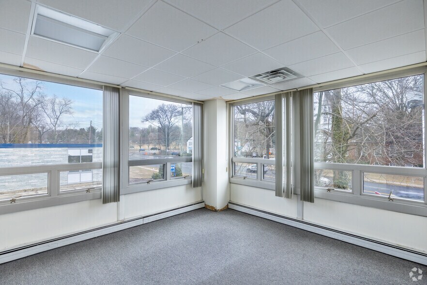 More Photos Of 111 N Central Ave, Hartsdale Office For Lease