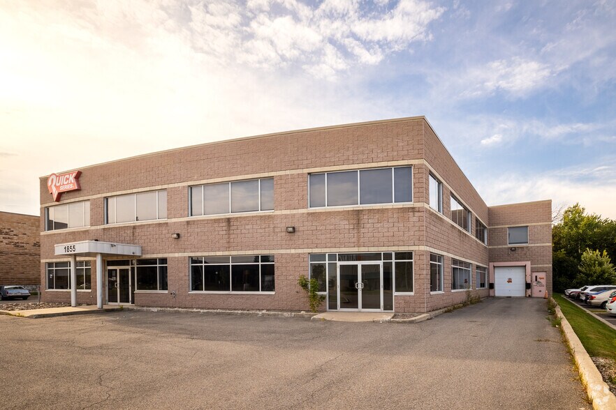 More Photos Of 1855 Rue Saint-Régis, Dollard-des-Ormeaux Office For Lease