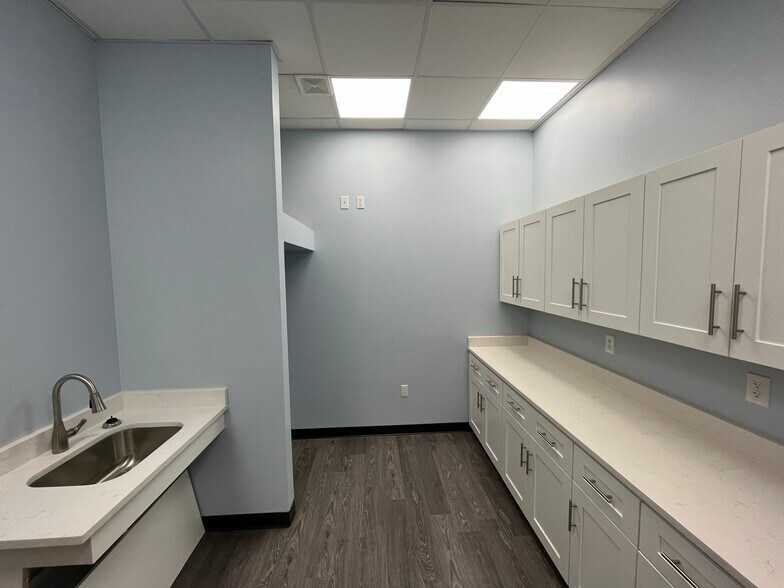 More Photos Of 14111 King Rd, Frisco Medical For Lease