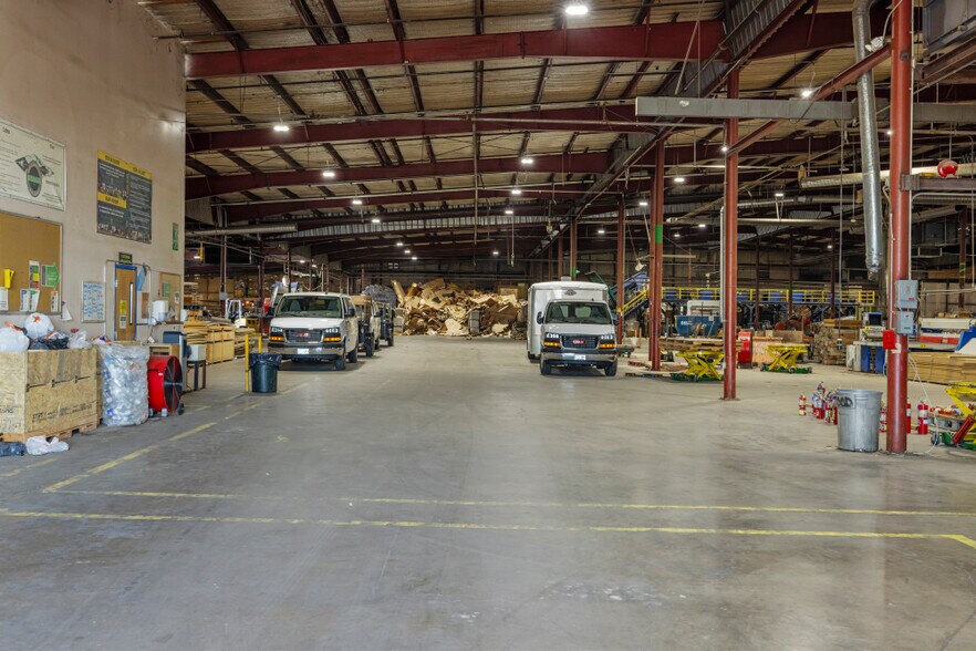 More Photos Of 2350 Maywood Dr, Klamath Falls Manufacturing For Sale