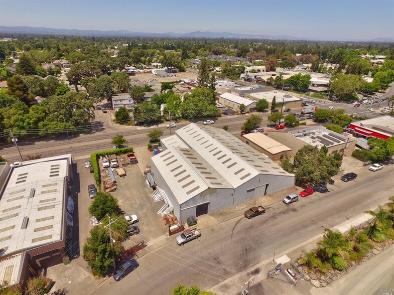 Primary Photo Of 1071 Maxwell Dr, Santa Rosa Warehouse For Lease