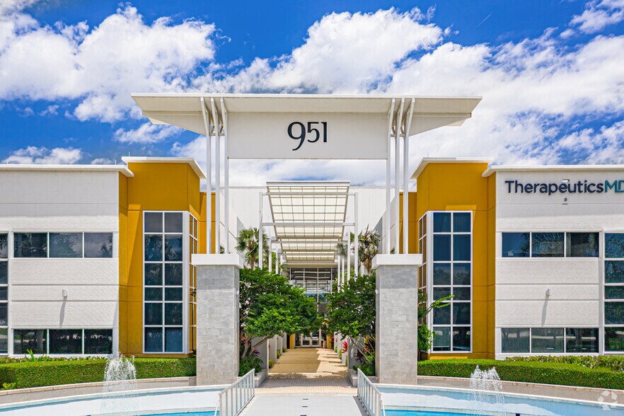 More Photos Of 951 Yamato Rd, Boca Raton Medical For Lease