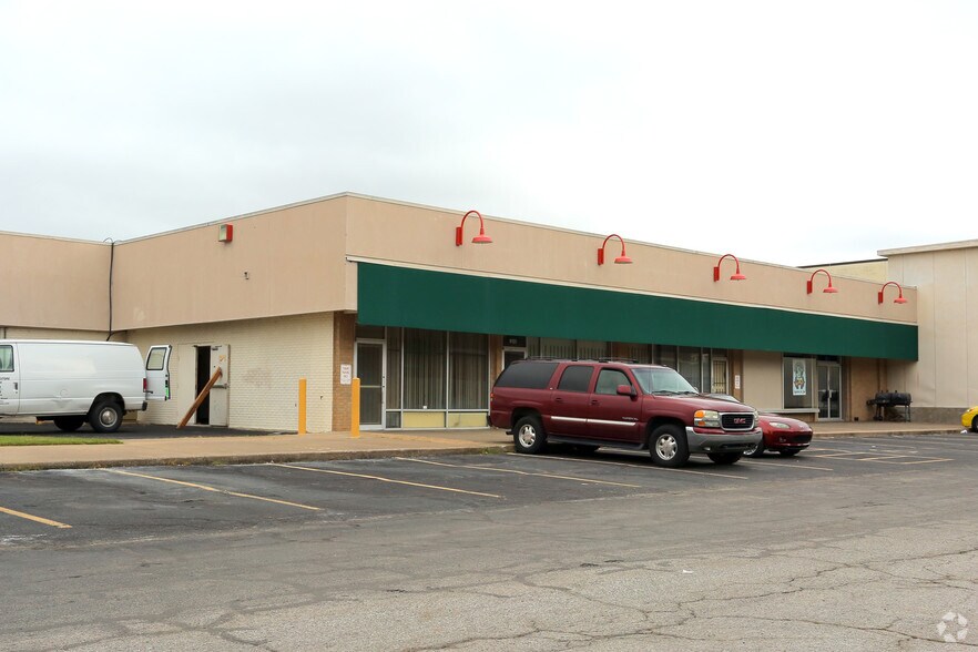 More Photos Of 9122-9142 E 31st St, Tulsa General Retail For Sale