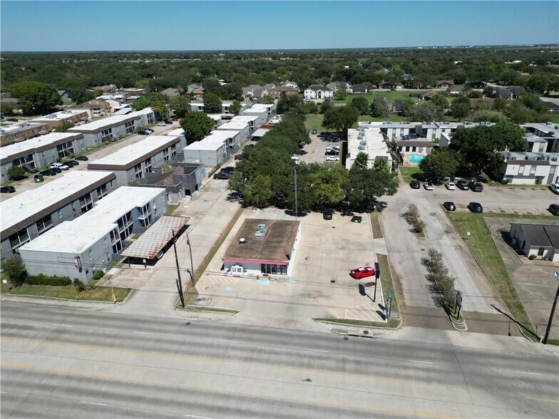 302 Sam Houston Dr, Victoria, TX 77901 Storefront Retail Office For Sale