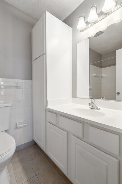 More Photos Of 3908 Cedar Grove Pky, Eagan Apartments For Sale