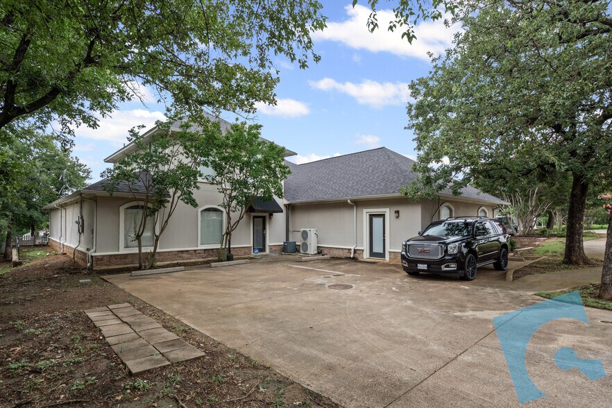 More Photos Of 1005 Glade Rd, Colleyville Coworking Space