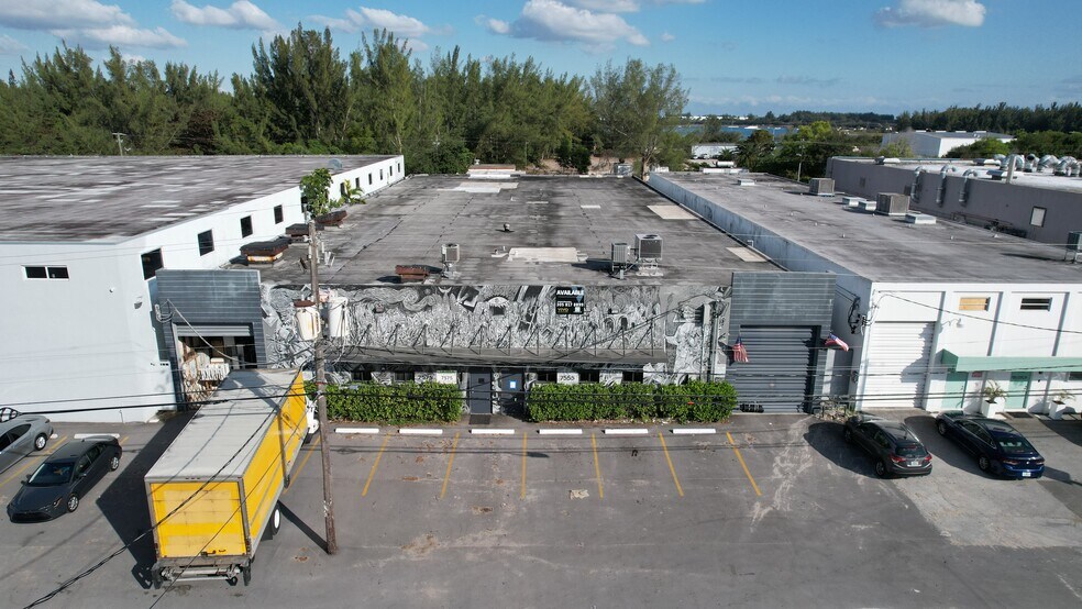 More Photos Of 7555-7575 W 2nd Ct, Hialeah Warehouse For Sale