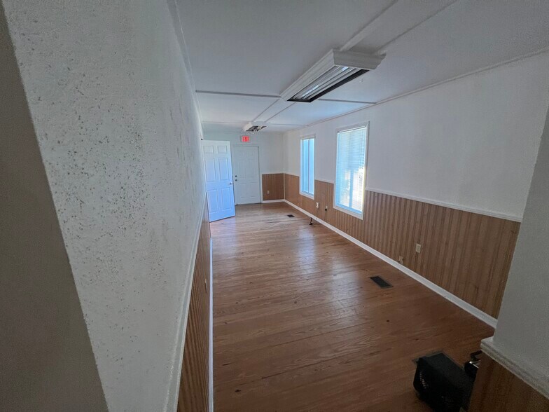 More Photos Of 12409 Curley St, San Antonio Loft Creative Space For Sale