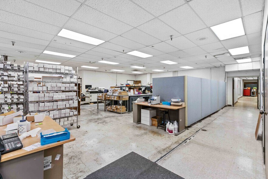 More Photos Of 9036 Winnetka Ave, Northridge Loft Creative Space For Lease