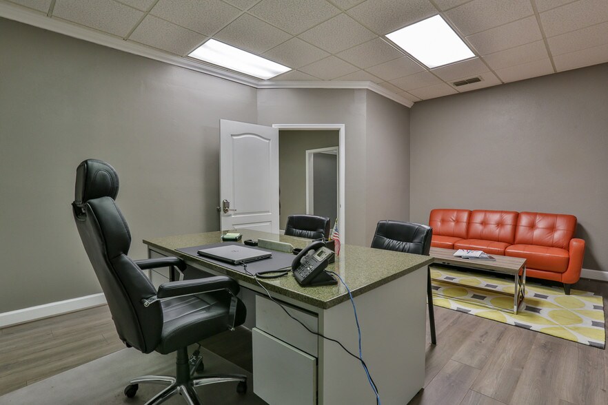 More Photos Of 711 Commercial Dr, Daytona Beach Manufacturing For Lease