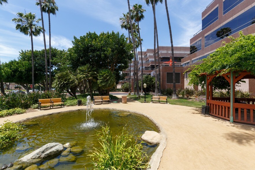 More Photos Of 5700 Wilshire Blvd, Los Angeles Office For Lease