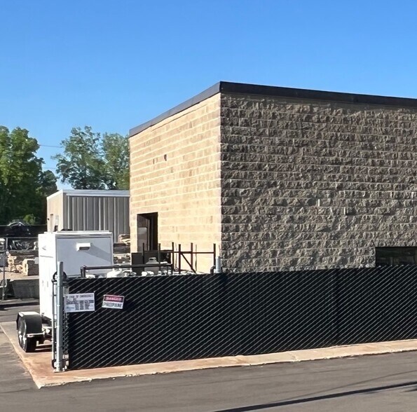 Primary Photo Of 7583 Highway 13 W, Savage Service For Sale