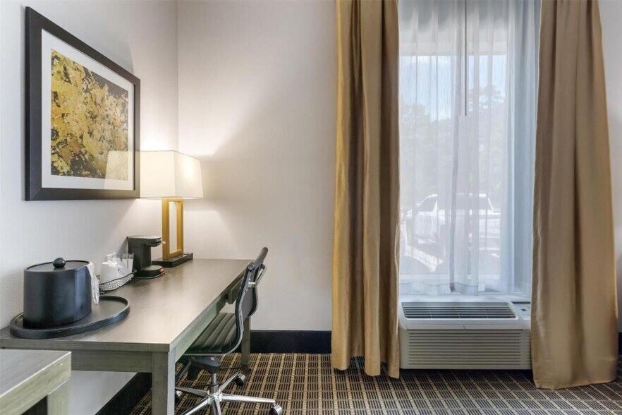 More Photos Of 13600 Hartman Ln, Walker Hotel For Sale