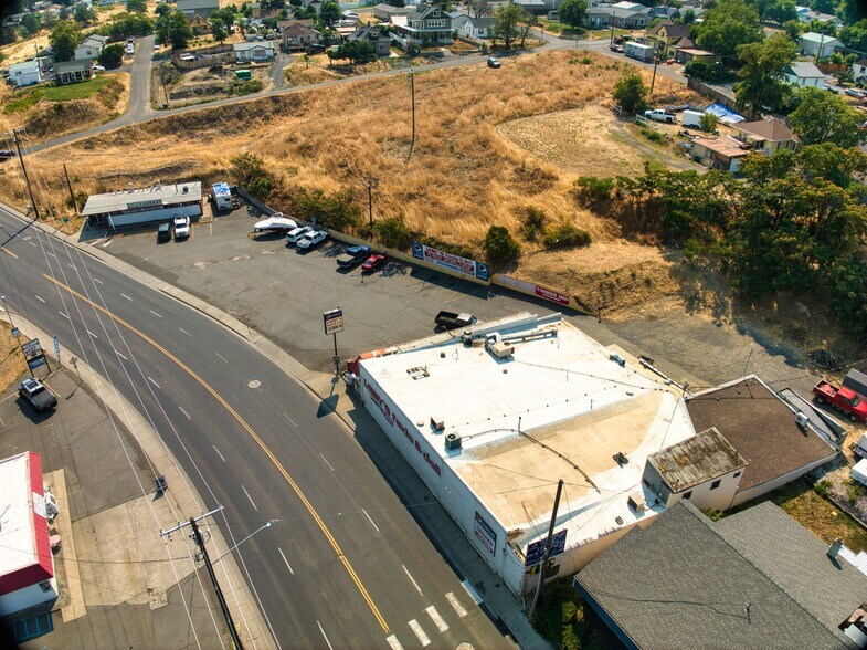 More Photos Of 2414 Main St, Lewiston Convenience Store For Sale