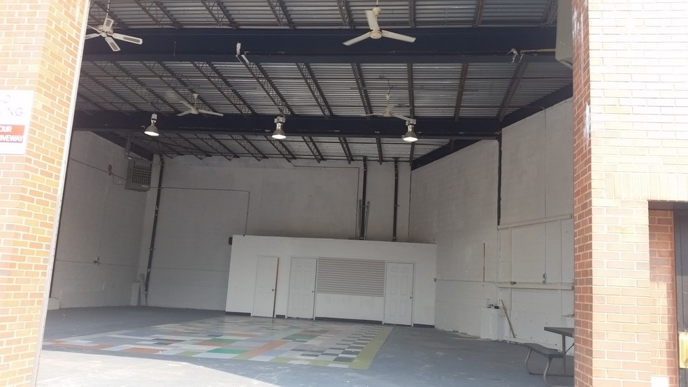 More Photos Of 518 Timpson Pl, Bronx Warehouse For Lease
