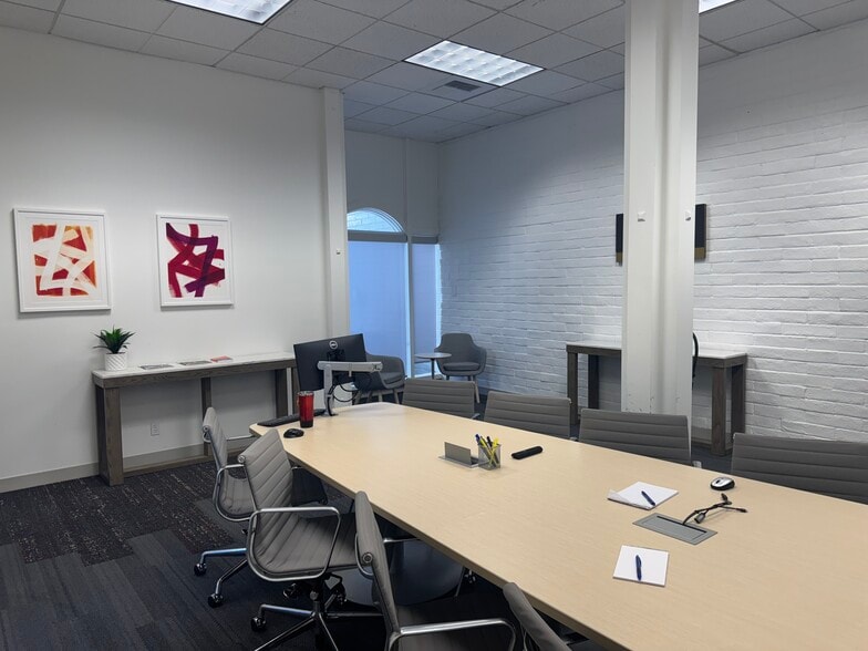 More Photos Of 5660 Freeport Blvd, Sacramento Office For Sale