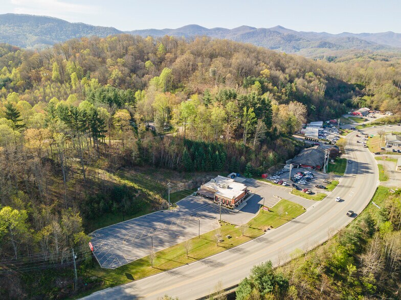 More Photos Of 3334 Asheville Rd, Waynesville Freestanding For Sale