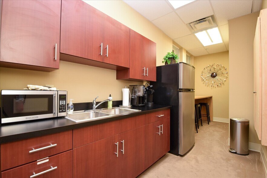 More Photos Of 102 Campbell Ave SW, Roanoke Office For Sale