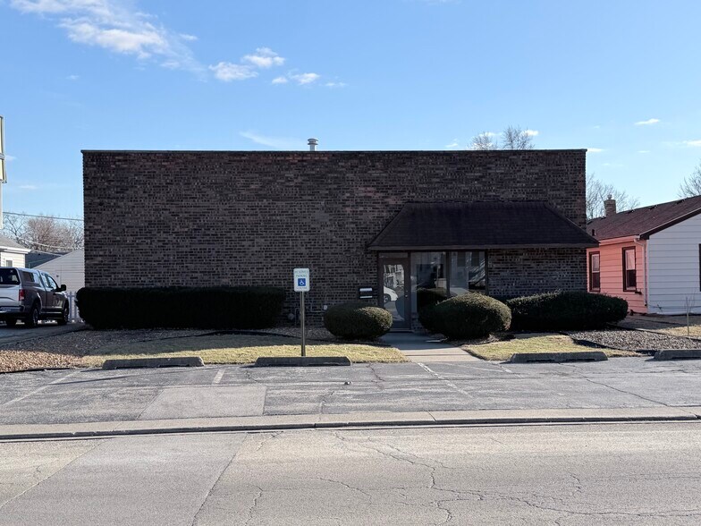 Primary Photo Of 516 E Broadway St, Bradley Office For Sale