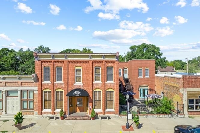 More Photos Of 215 Broadway St, Cottonwood Falls Hotel For Sale