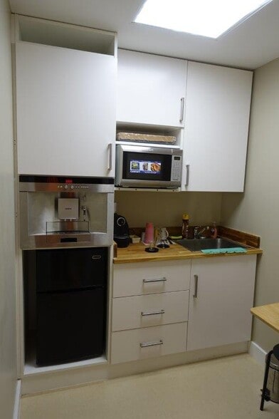 More Photos Of 6130 NE 4th Ct, Miami Warehouse For Sale