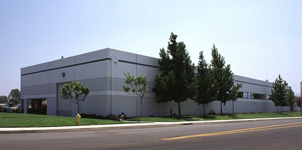 More Photos Of 20109 Paseo del Prado, Walnut Warehouse For Lease
