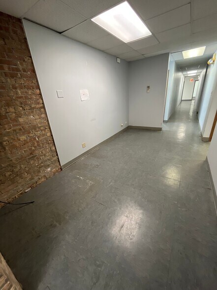 More Photos Of 5000-5014 W Madison St, Chicago Apartments For Lease