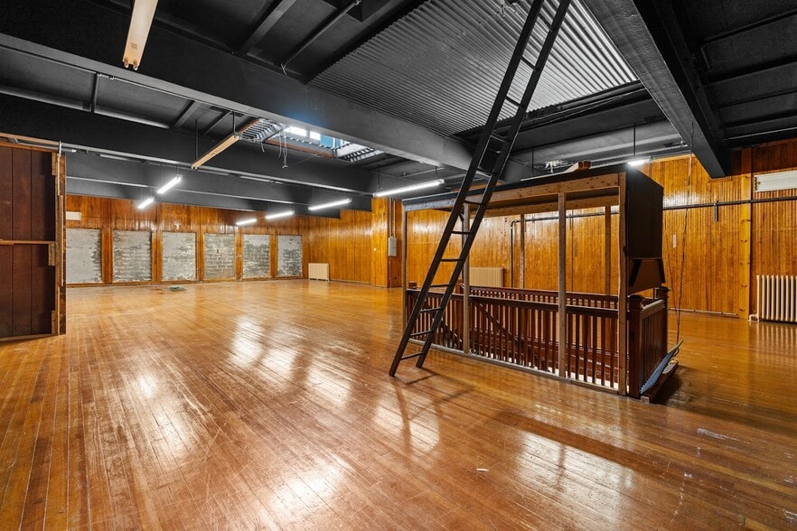 More Photos Of 1637 Acushnet Ave, New Bedford Freestanding For Sale