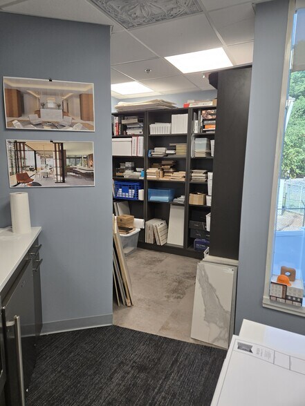 More Photos Of 36 N New York Ave, Huntington Office For Lease