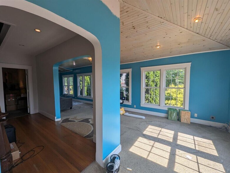 More Photos Of 198 Washington St, Claremont Office For Sale