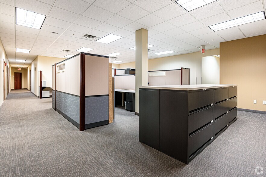 More Photos Of 2305 River Rd, Louisville Office For Lease