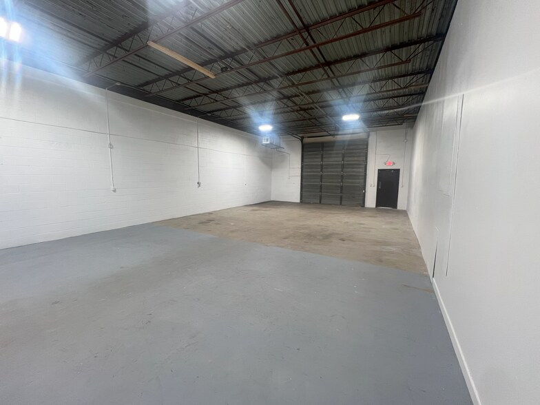 More Photos Of 105 Orders Ave, Greenville Warehouse For Lease