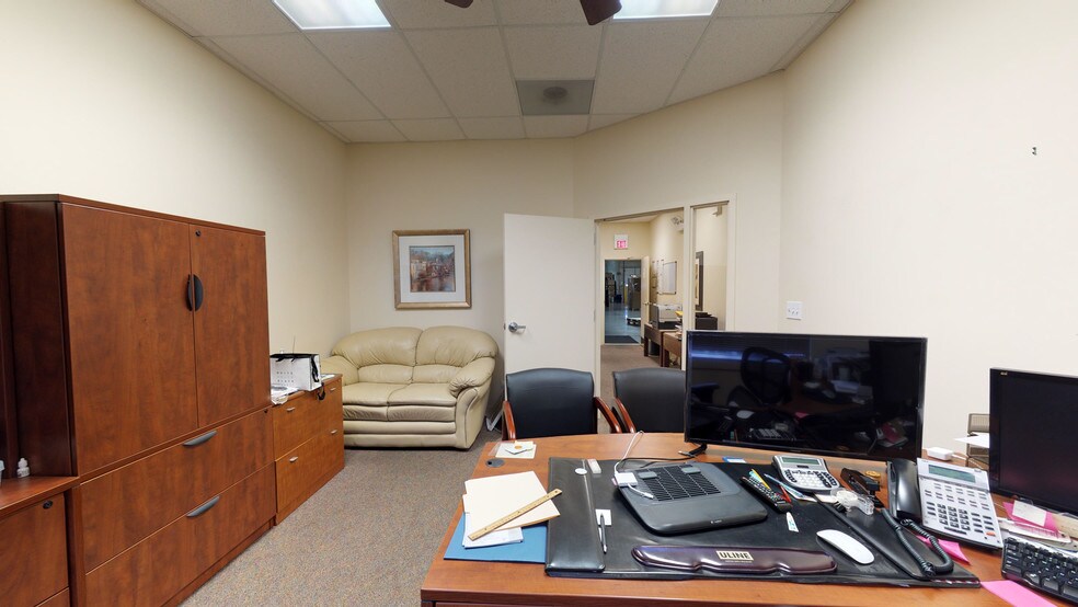 More Photos Of 150 Kendall Point Dr, Oswego Manufacturing For Lease