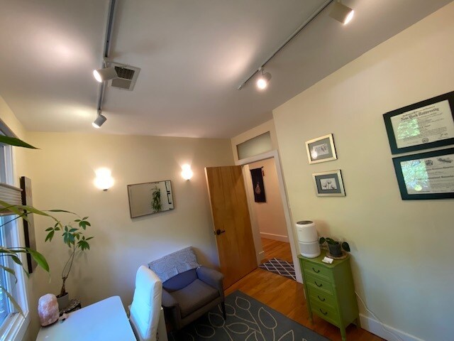 More Photos Of 166 Bunn Dr, Princeton Medical For Lease