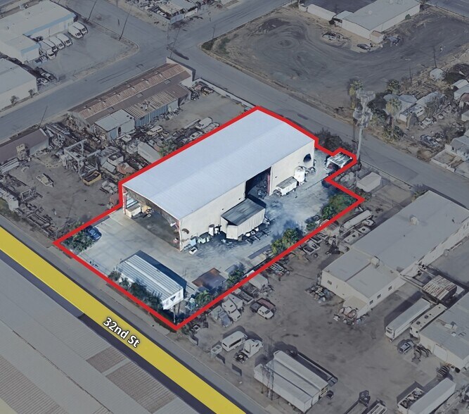 More Photos Of 1300 32nd St, Bakersfield Warehouse For Lease