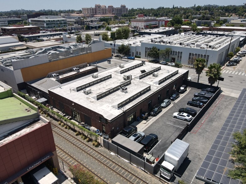 More Photos Of 450 S Raymond Ave, Pasadena Warehouse For Sale
