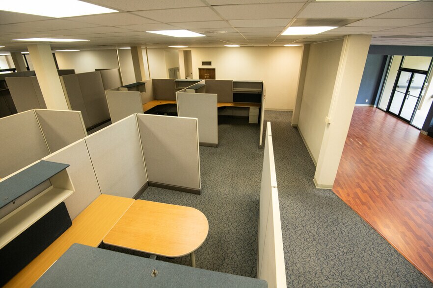 More Photos Of 1330 N Park St, Carrollton Medical For Sale