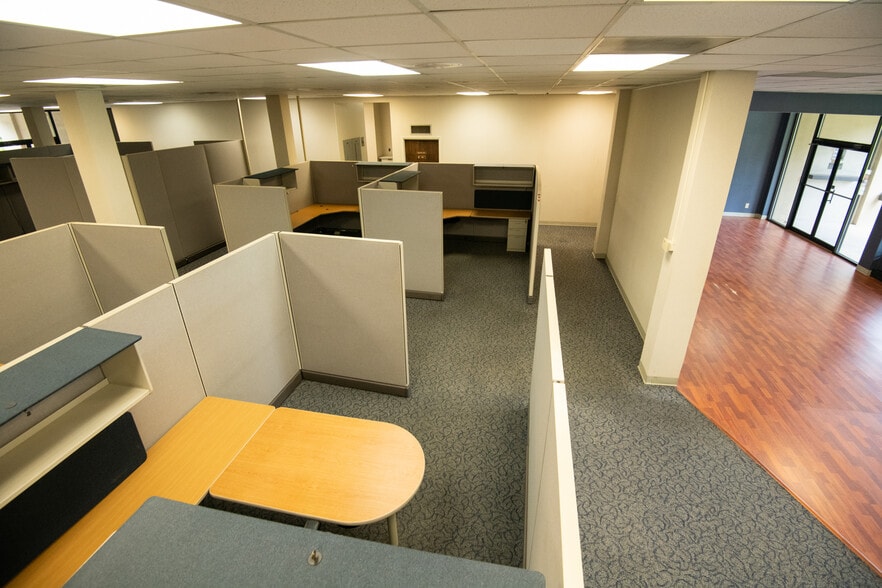 More Photos Of 1330 N Park St, Carrollton Medical For Sale