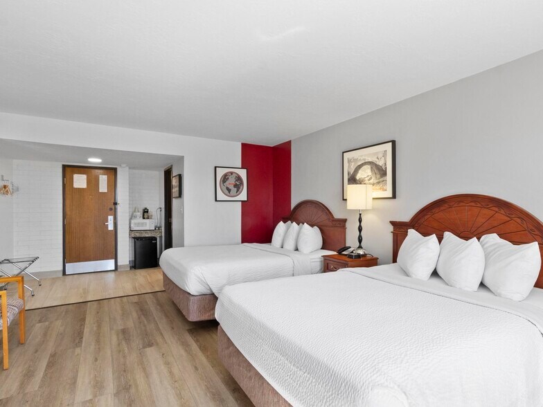 More Photos Of 333 N Main St, Richfield Hotel For Sale