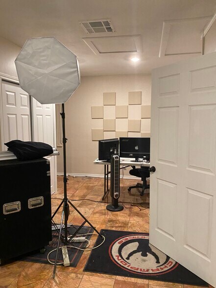 More Photos Of 101 E Faith Ter, Maitland Office For Sale