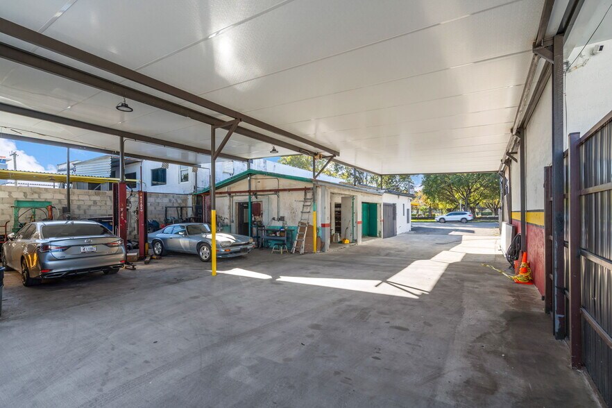 More Photos Of 3219 SW 8th St, Miami Storefront For Sale