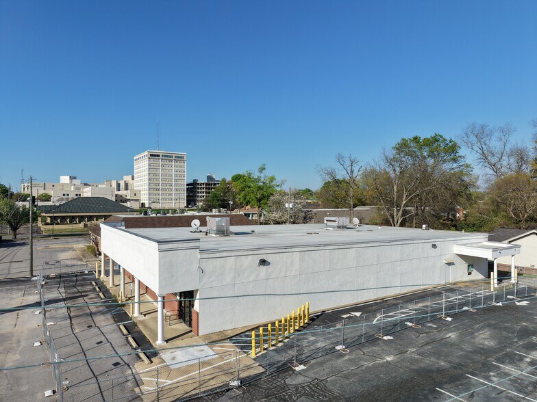 More Photos Of 1525 Forest Ave, Montgomery Drugstore For Lease