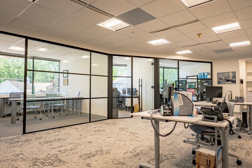 More Photos Of 50 Broadway, Hawthorne Flex For Lease