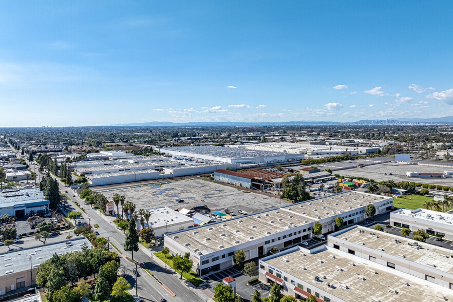 More Photos Of 7825 Somerset Blvd, Paramount Unknown For Lease