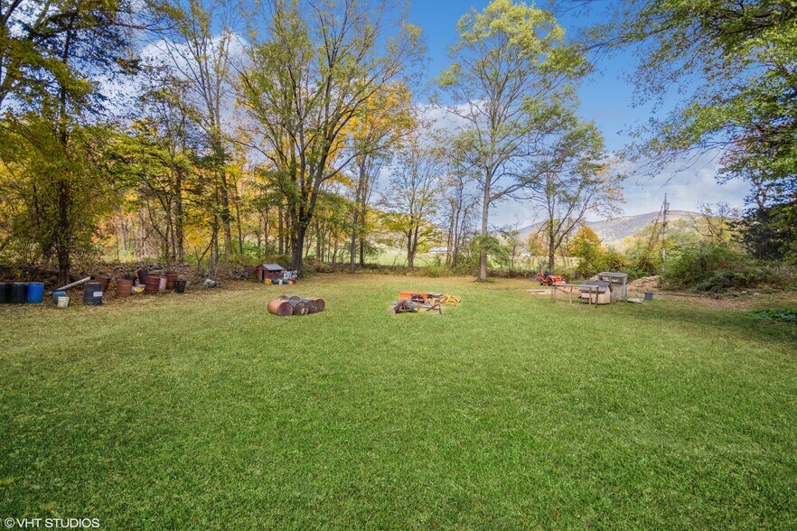 More Photos Of 3 Horsemens Trl, Cold Spring General Retail For Sale